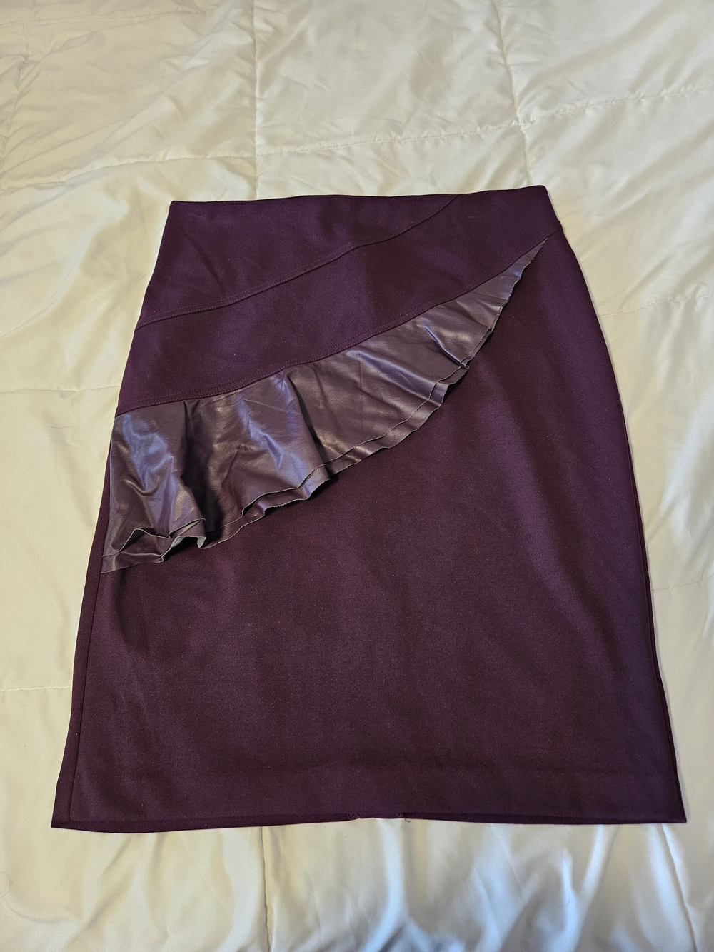 Women's Plum Ruffle Detail Pencil Skirt